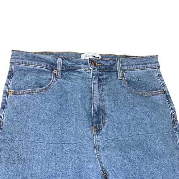 Fashion Nova Size 13 Flared Jeans Light Wash - Picture 3 of 7